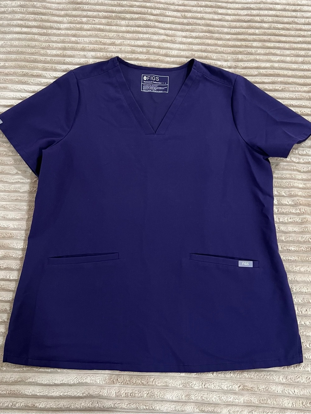 FIGS Casma V-Neck 3-Pocket Scrub Top In Deep Purple Size Large FW1100